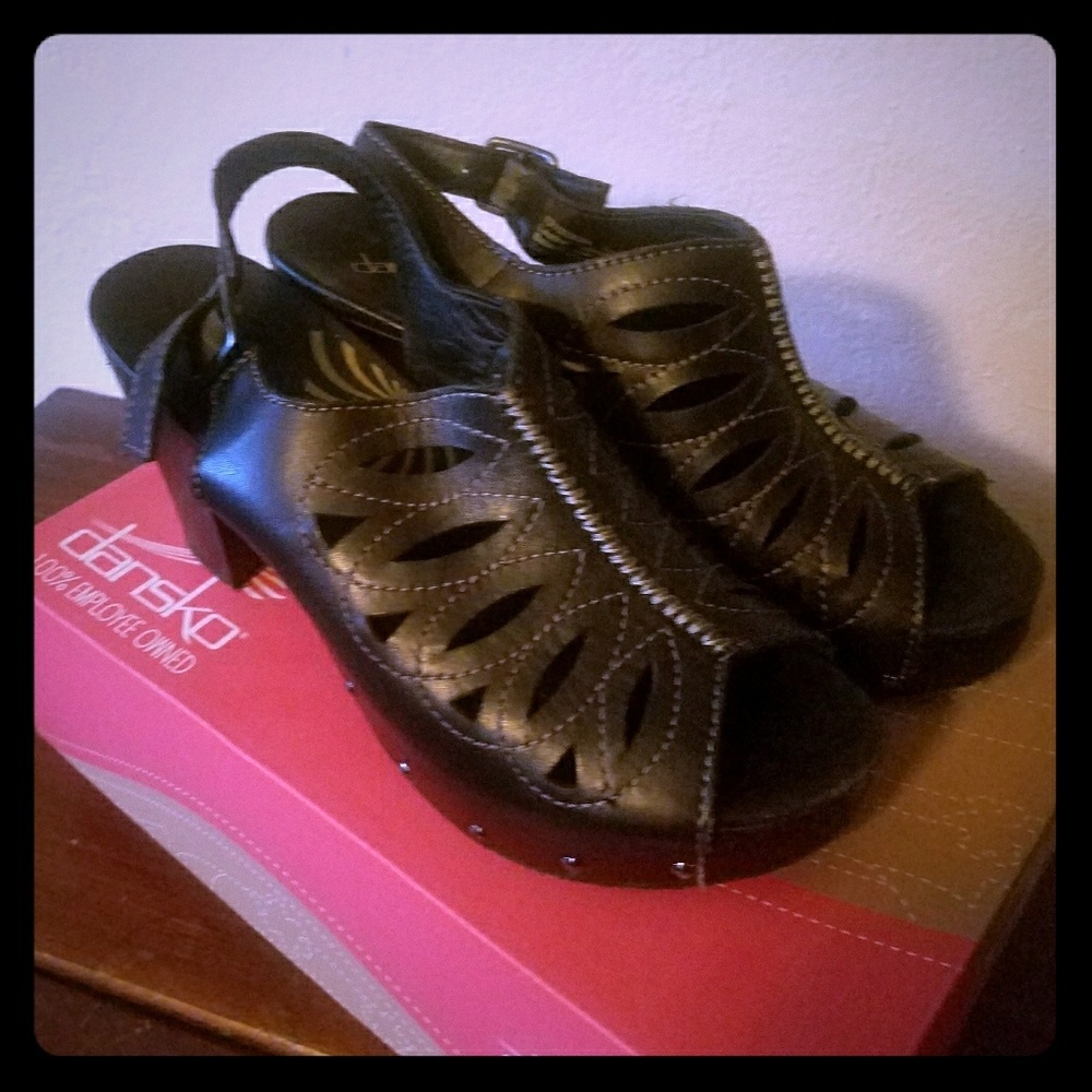 Dansko Black heeled sandle