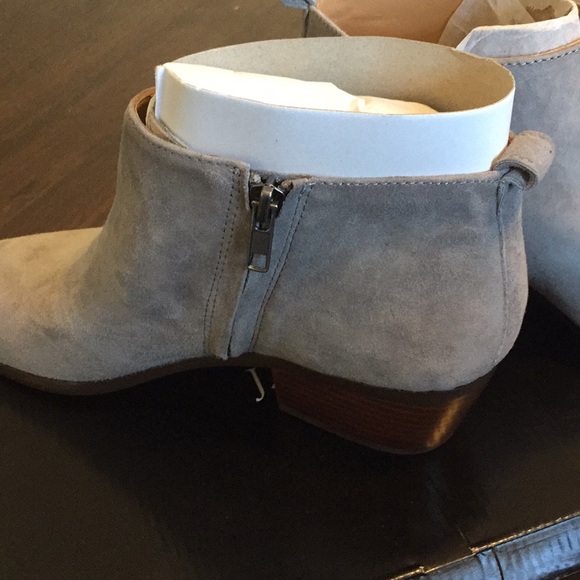 🎉sale💓NWB JCrew gray Suede Sawyer booties 8 - Picture 2 of 4