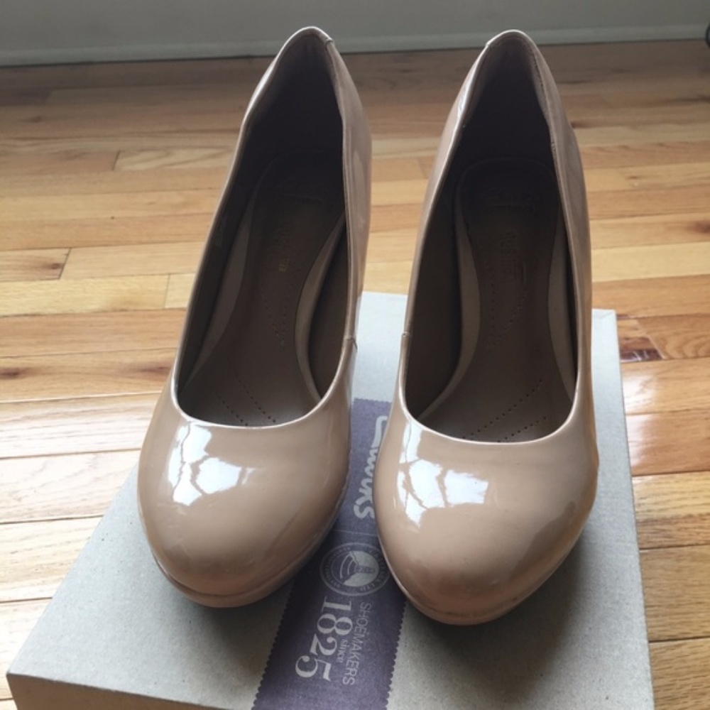 (Like New) Clarks brier dolly - nude