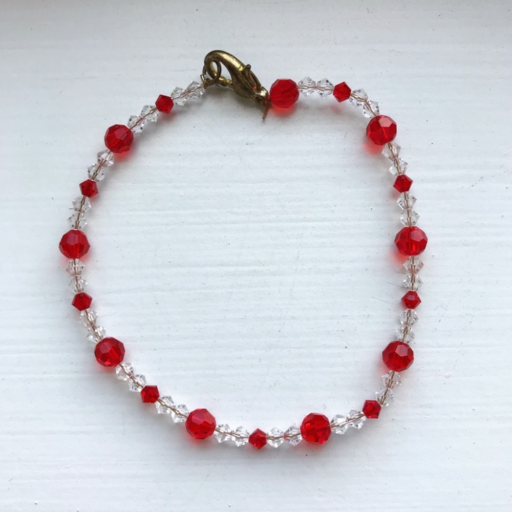 Vintage red & clear (white) beaded bracelet