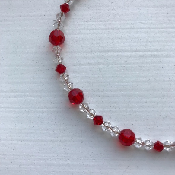 Vintage red & clear (white) beaded bracelet - Picture 3 of 6
