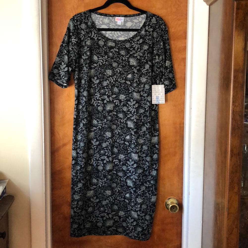 NWT  XL Lularoe Julia black with green pattern