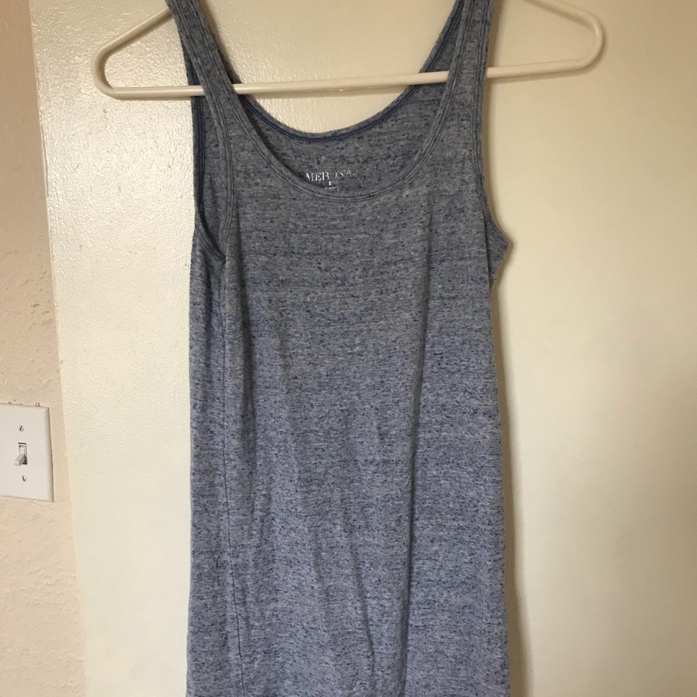 Set of tank tops
