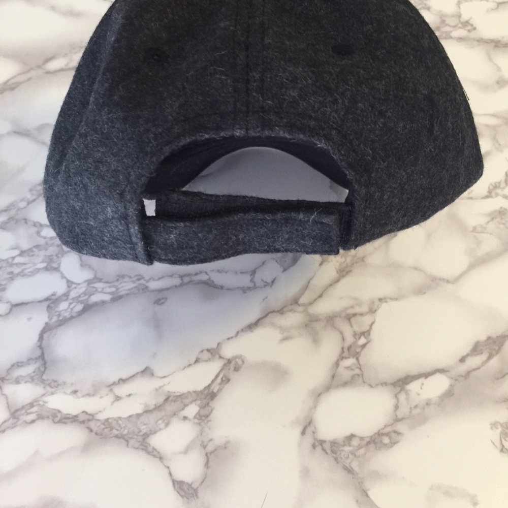 ⭐️SALE⭐️ Wool Baseball Cap - Picture 3 of 5