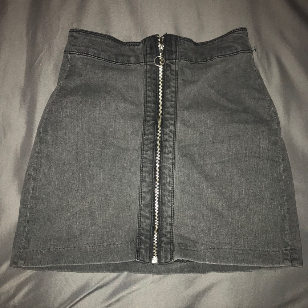 H&M Grey High-Waisted Skirt