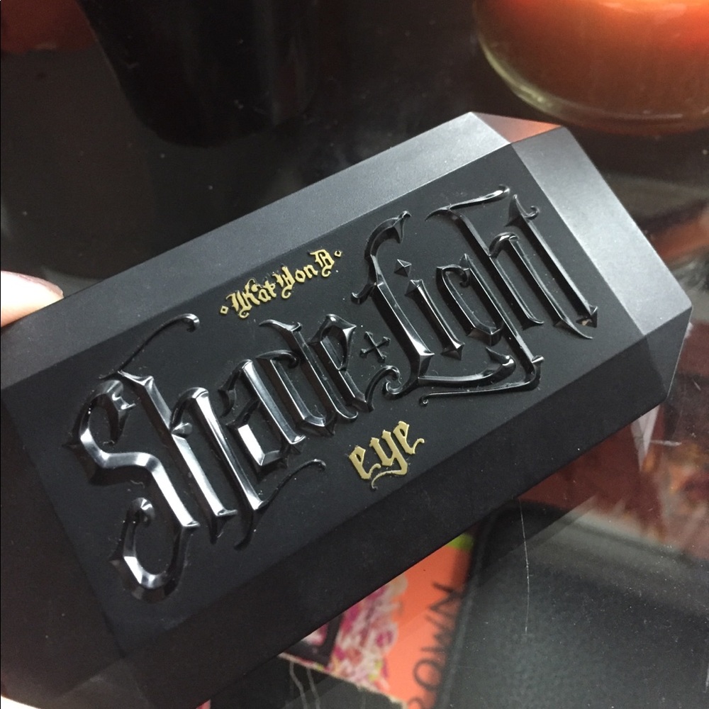 Kat Von D Shade and Light Plum Quad
