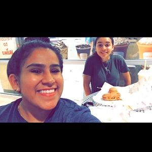 Meet your Posher, Daniela