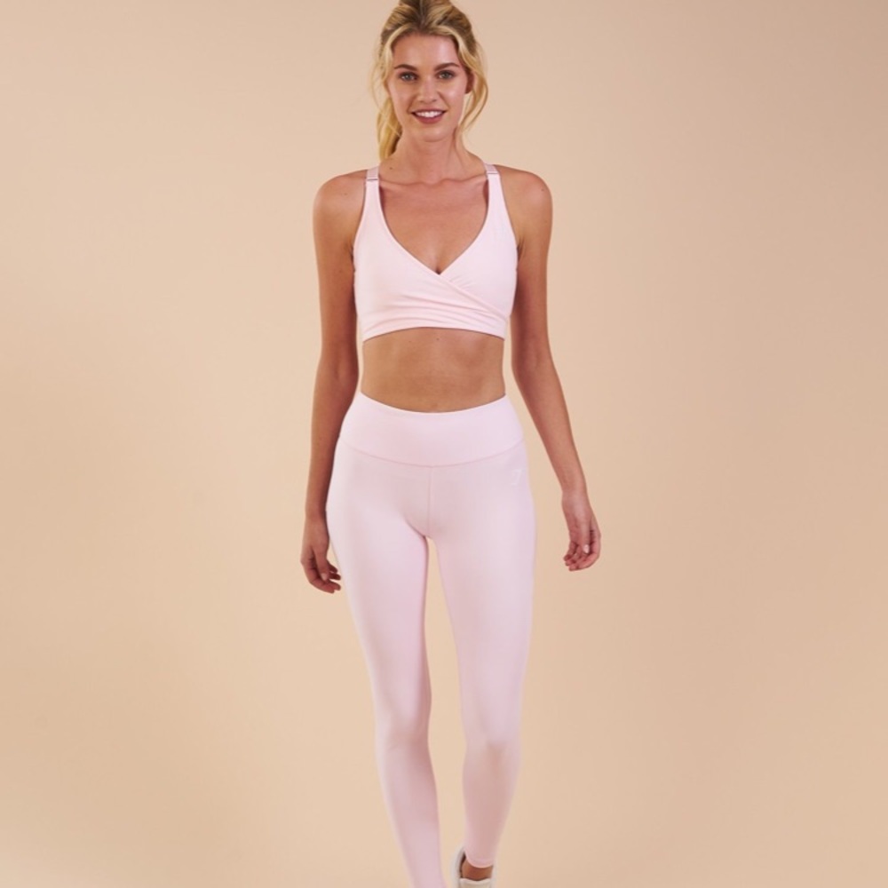 ISO : Gymshark dreamy chalk pink leggings