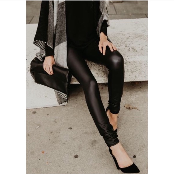 🆕Just in🎉Black Faux leather leggings✅ - Picture 2 of 7