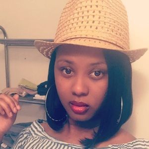 Meet your Posher, Tiara