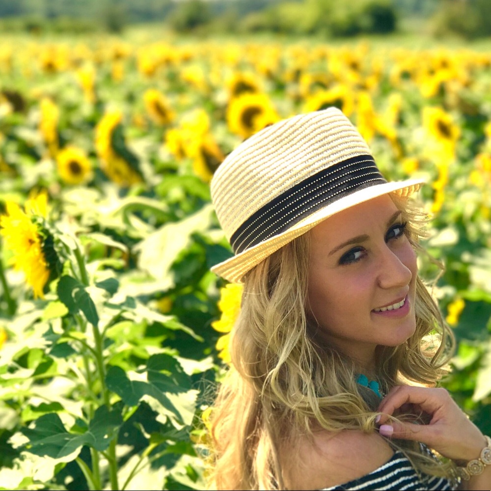 Meet your Posher, Sabrina