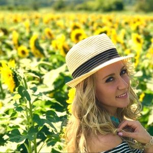 Meet your Posher, Sabrina