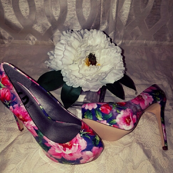 Guess flower shoes - Picture 2 of 2