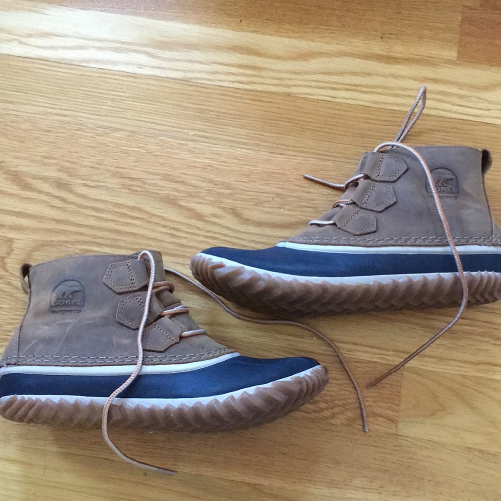 Sorel Out And About Ankle Winter Boots Size 7.5