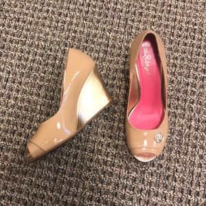 LILLY PULITZER nude peep toe wedge