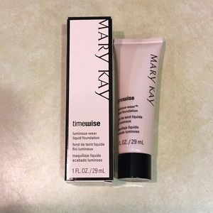 Mary Kay Ivory 4 Time Wise Liquid Foundation