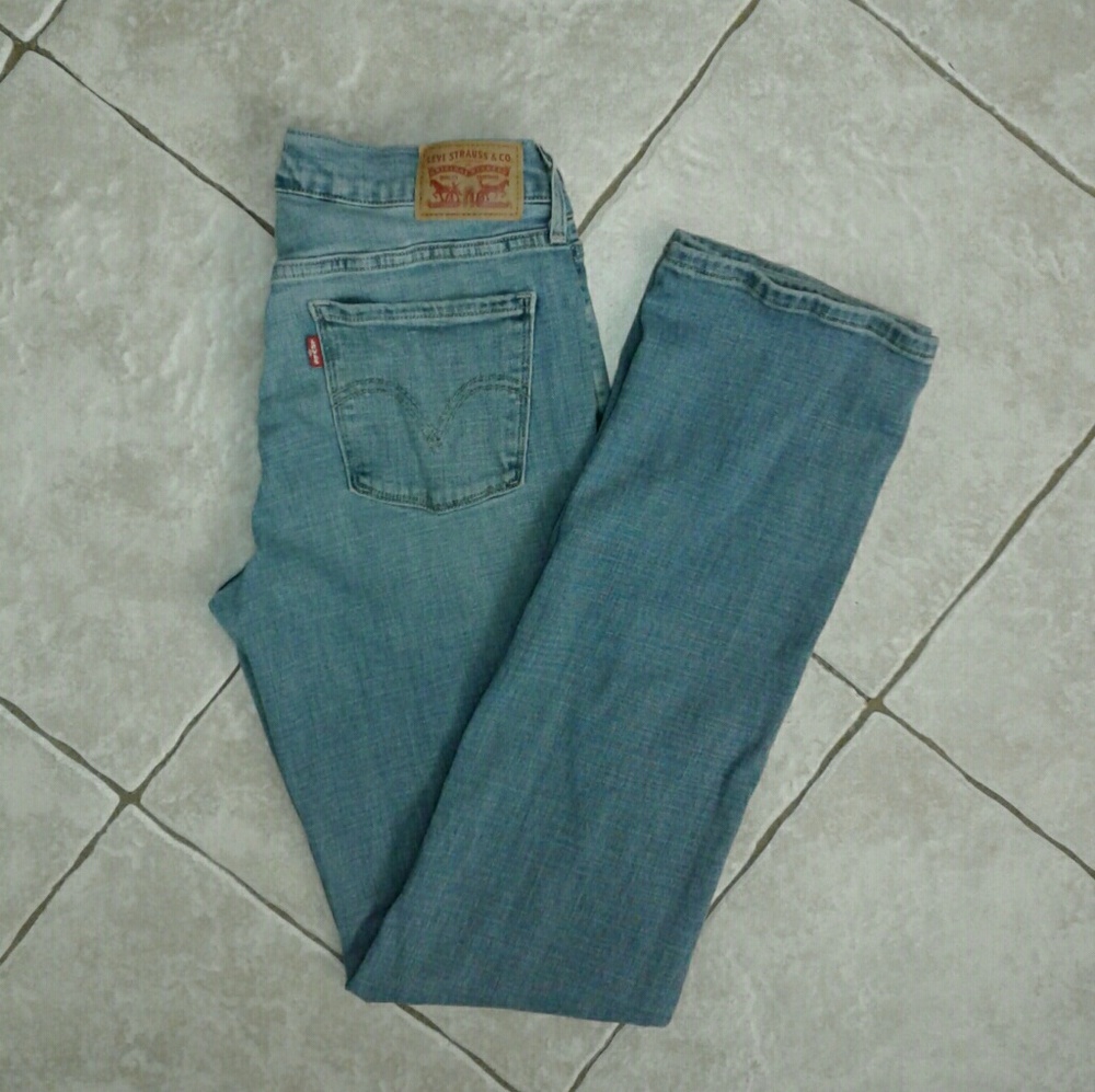 Women's Levi Jeans