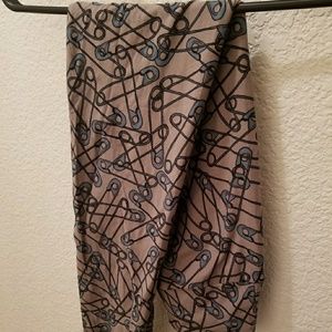 Lularoe OS safety pin leggings