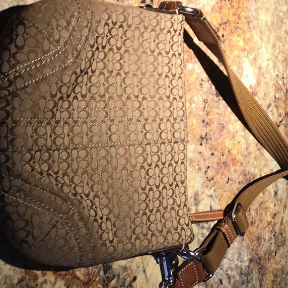 Authentic Coach Crossbody - Picture 4 of 4