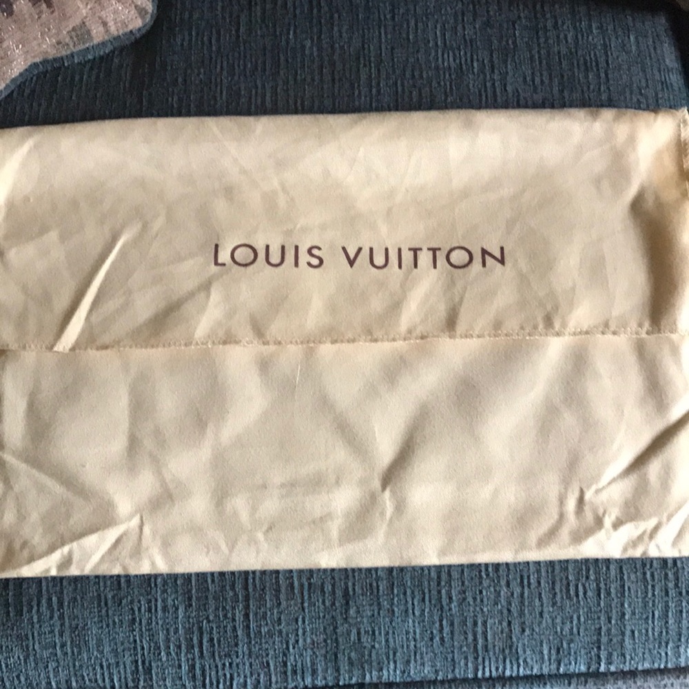 100% intact LV Dust Cover