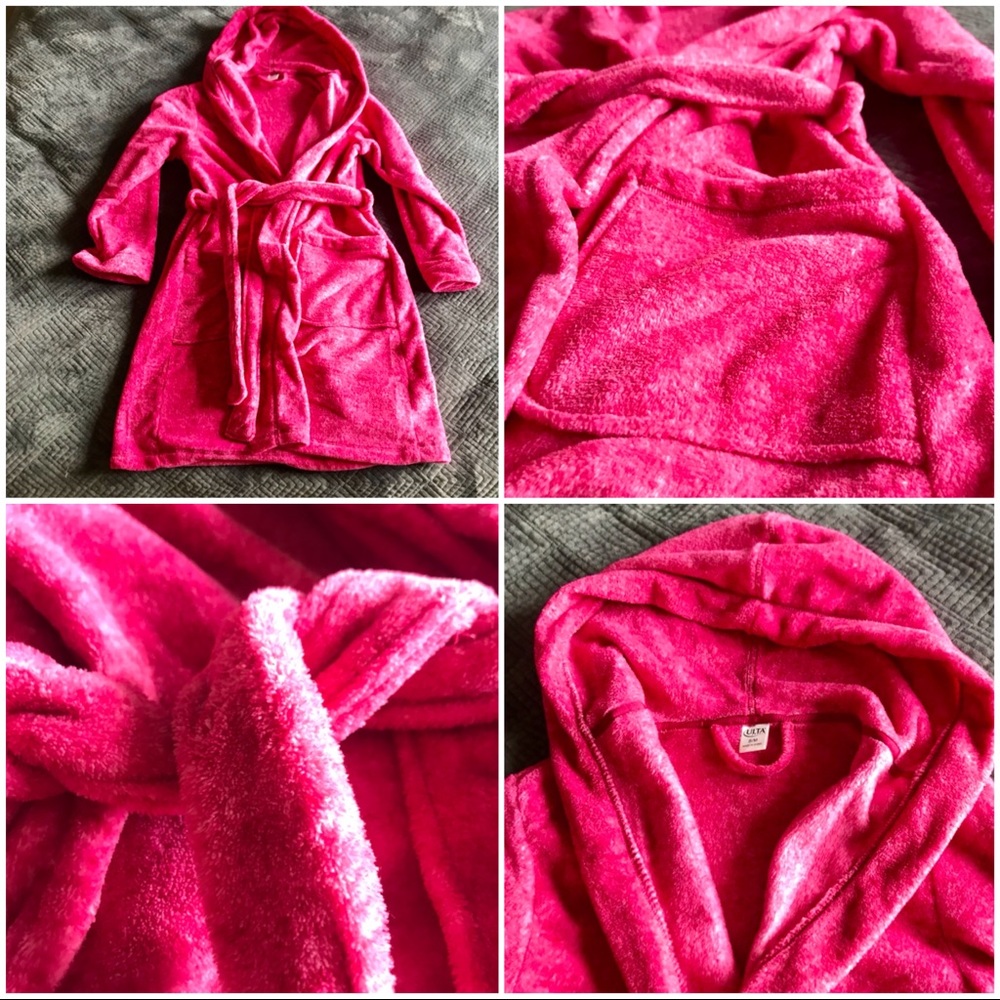 SALE!! Soft Hooded Pink Bathrobe with Pockets, S/M