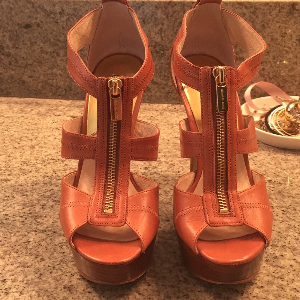 Michael Kors tan high heels 💕