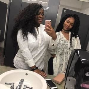 Meet your Posher, Delphine