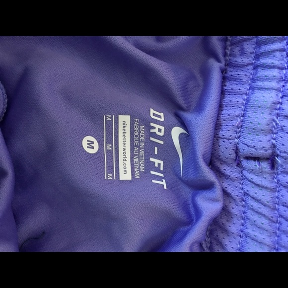 Nike dry fit size medium shorts - Picture 2 of 4