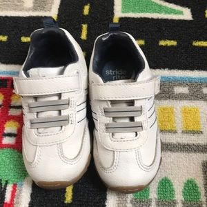 White leather stride rite sneakers
