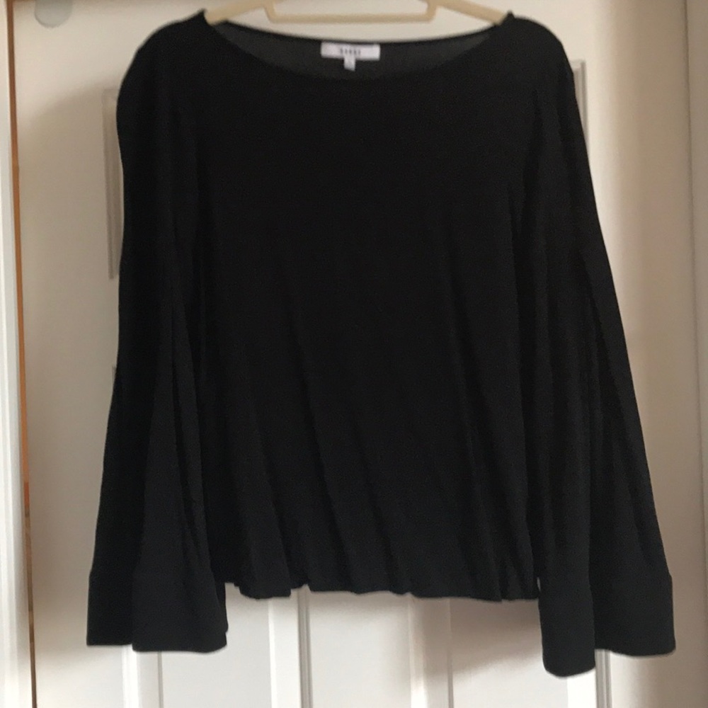 Bell-sleeved Ro & De shirt