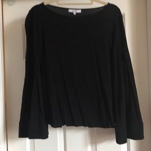 Bell-sleeved Ro & De shirt