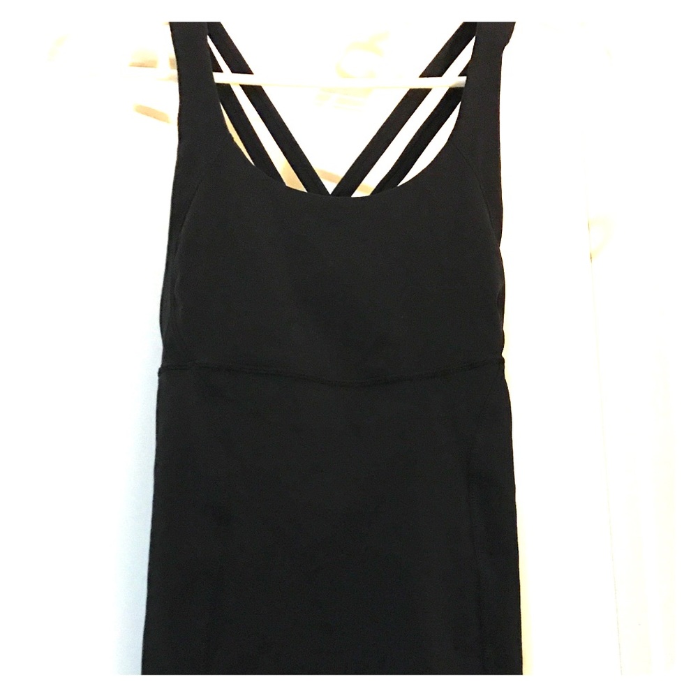 Lululemon workout top size 6