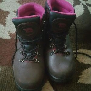 Women steel toes.