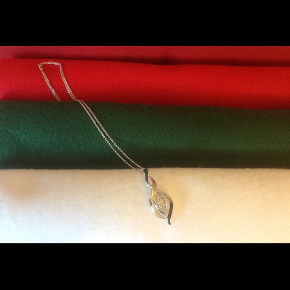 💙 SWIRL BLUE/ WHITE DIAMOND NECKLACE ⭐️ ( 1 LEFT) - Picture 3 of 4