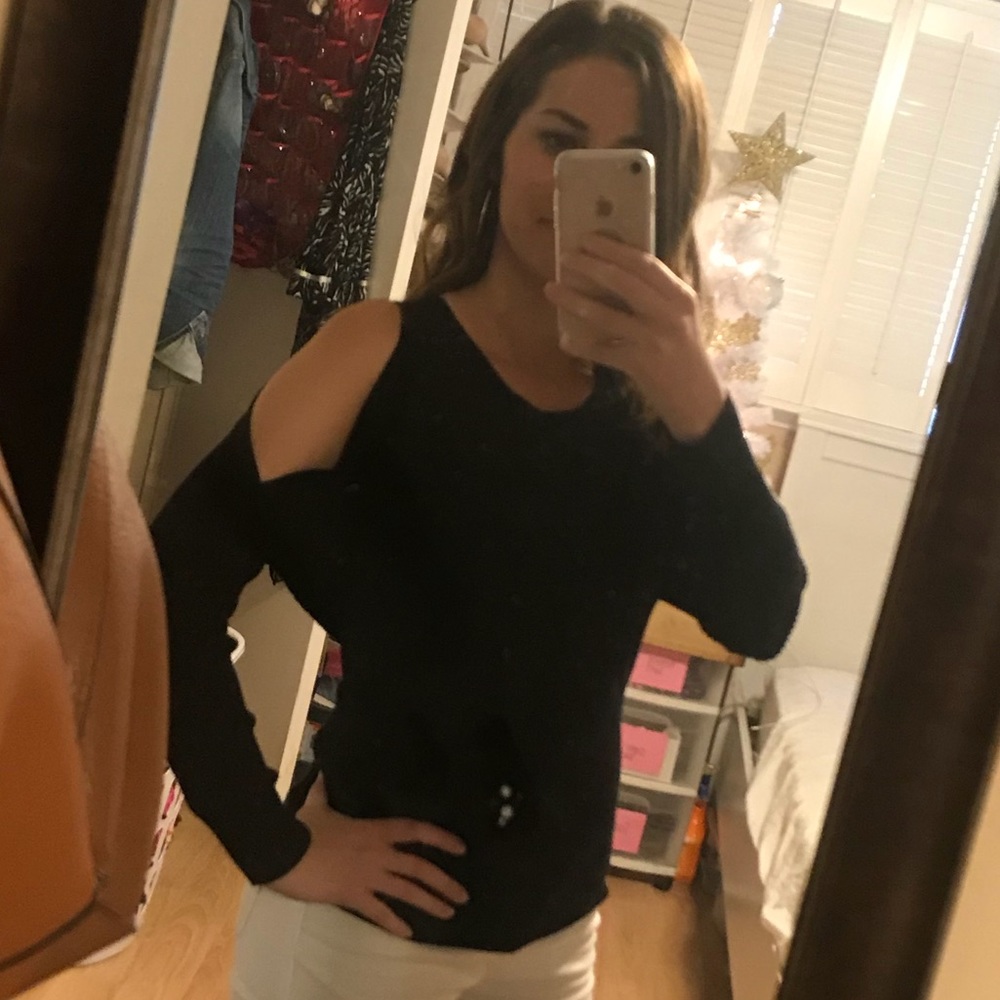 Nordstrom Top Shop cold shoulder Sweater!
