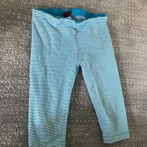 2 pairs Tea Collection size 3 capri leggings