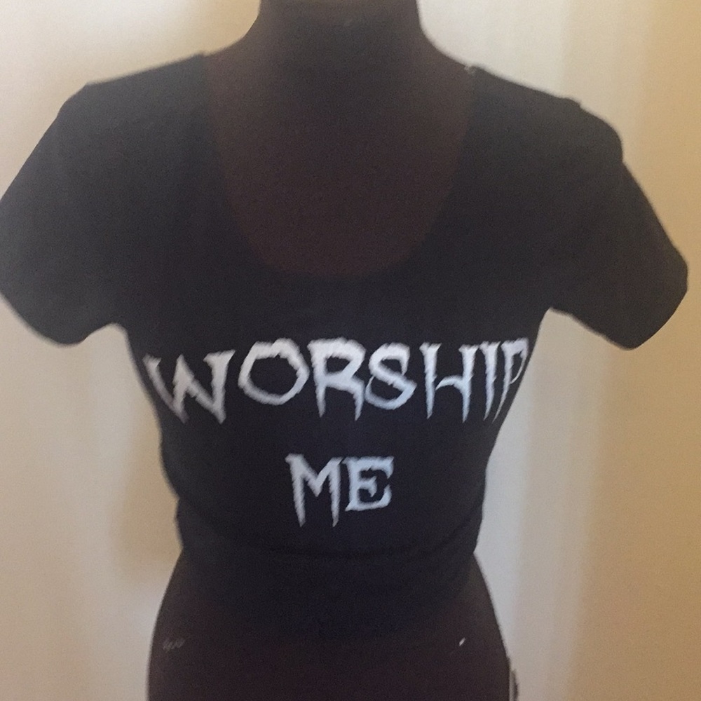Nikki Lipstick Worship Me Crop Top
