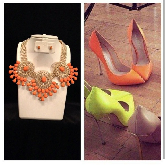 Circular Mega Trio Neck Piece - Picture 2 of 2