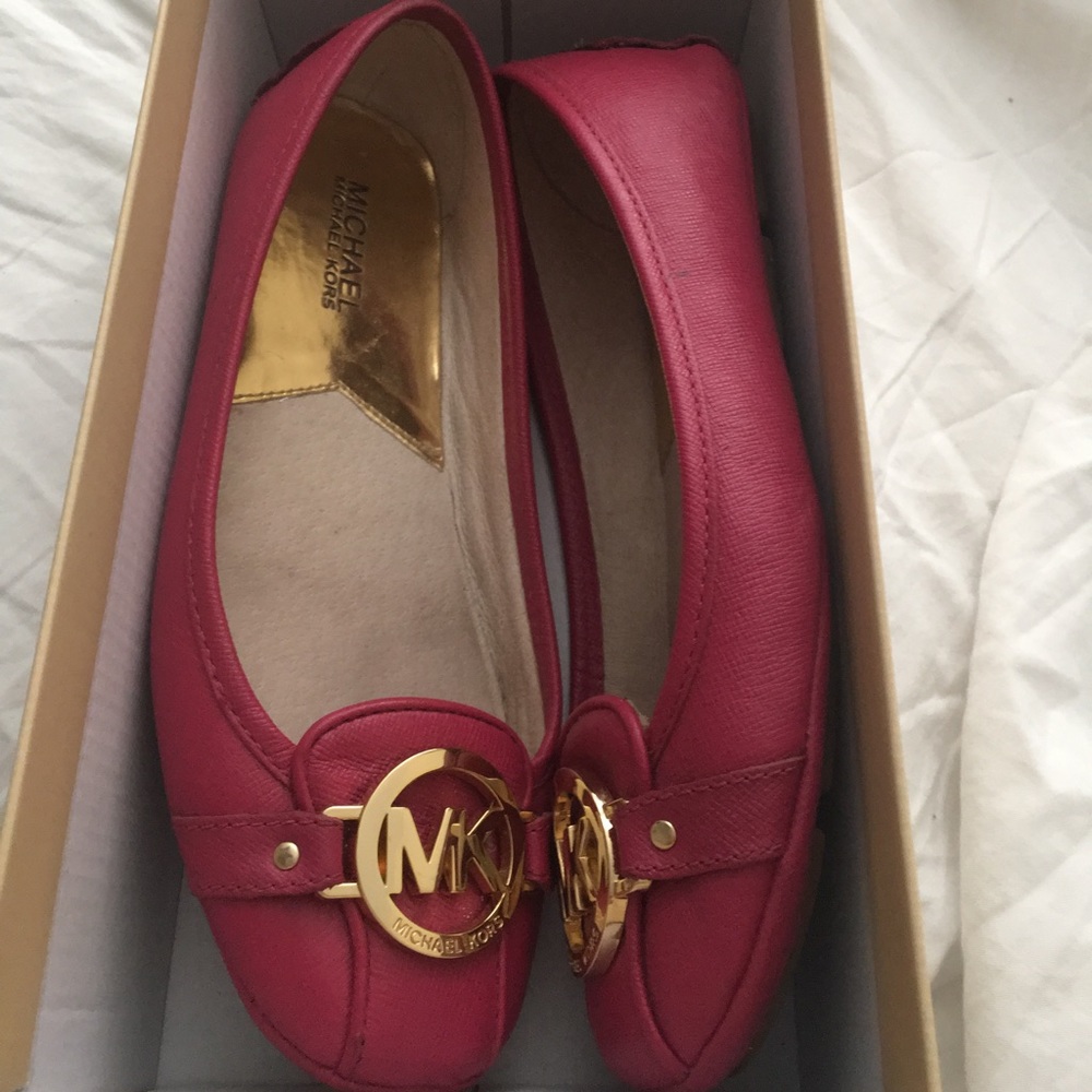 Michael Kors Flats.