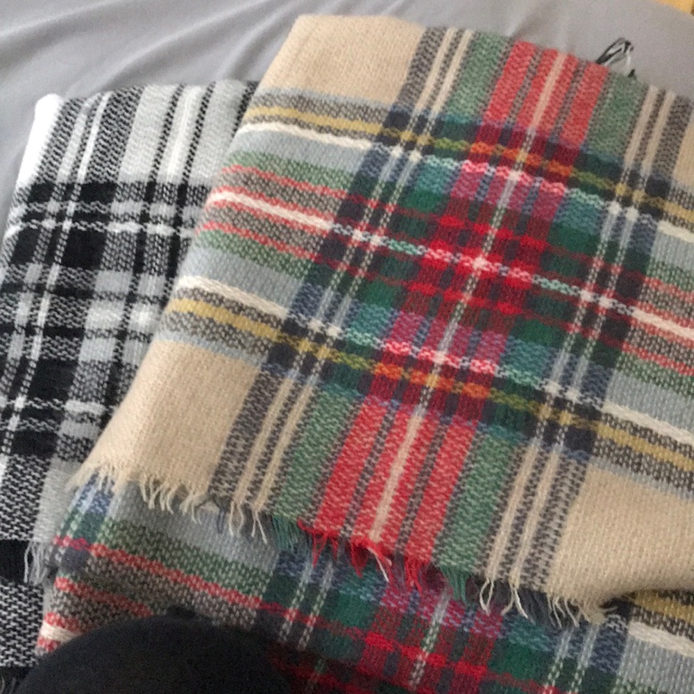 Blanket scarves