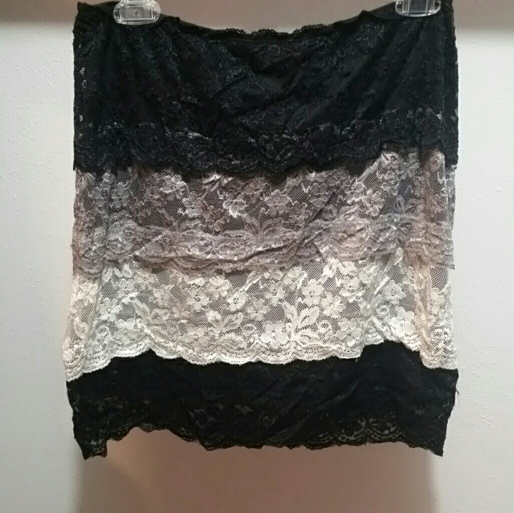 Lace mini skirt