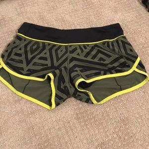 Size 6 Lululemon short