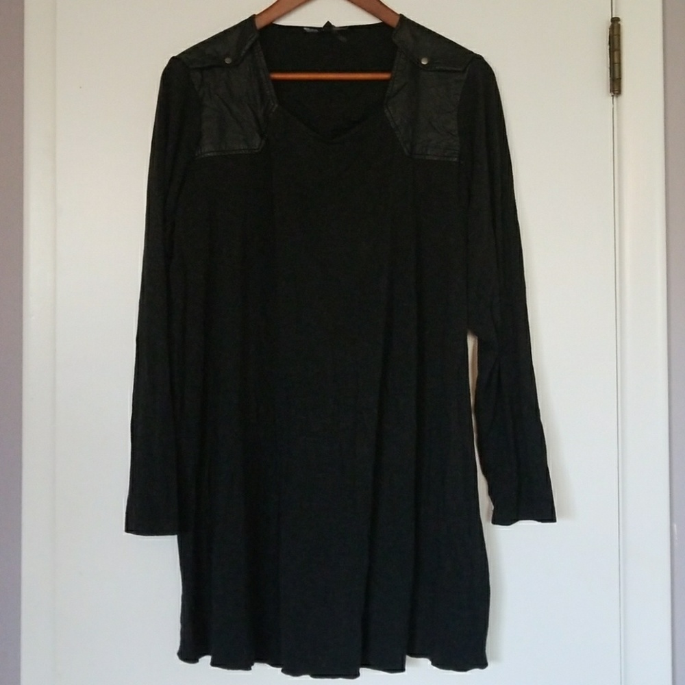 Fab Tunic Leatherette Details EuC