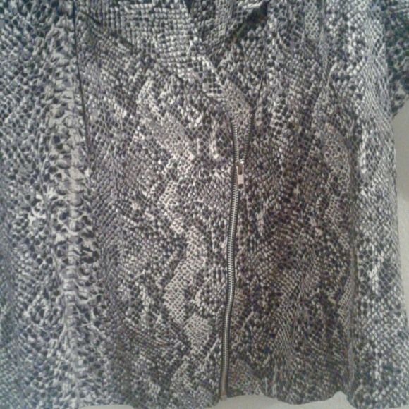 Jacket. - Picture 2 of 4