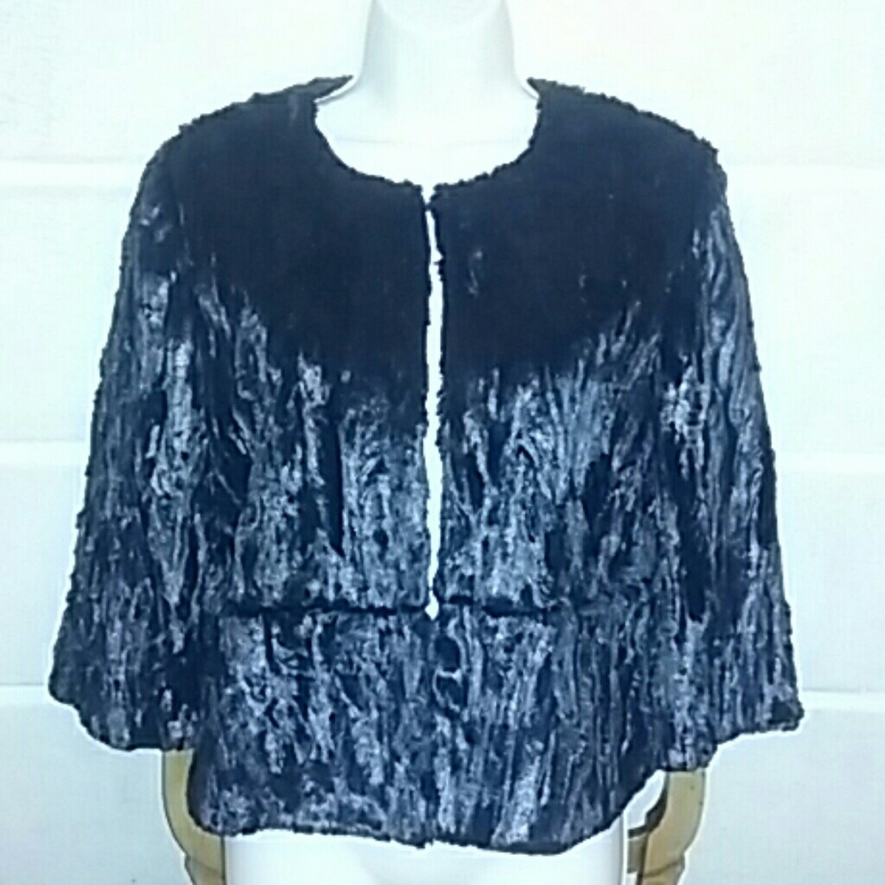 Jennifer Lopez Faux Fur Cape