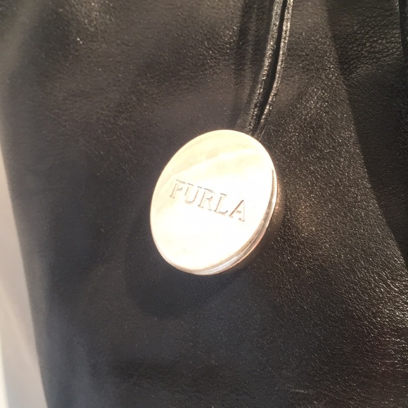 Furla Black Leather Shoulder Bag - Picture 2 of 8