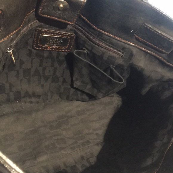 Furla Black Leather Shoulder Bag - Picture 7 of 8