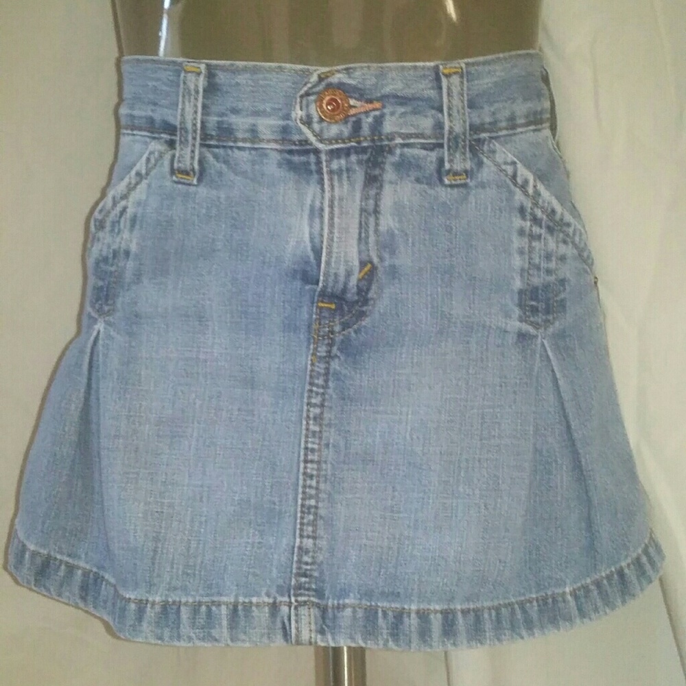 ⚠5 for $20⚠Levi's M 7/8 Girls Denim Skirt w/shorts
