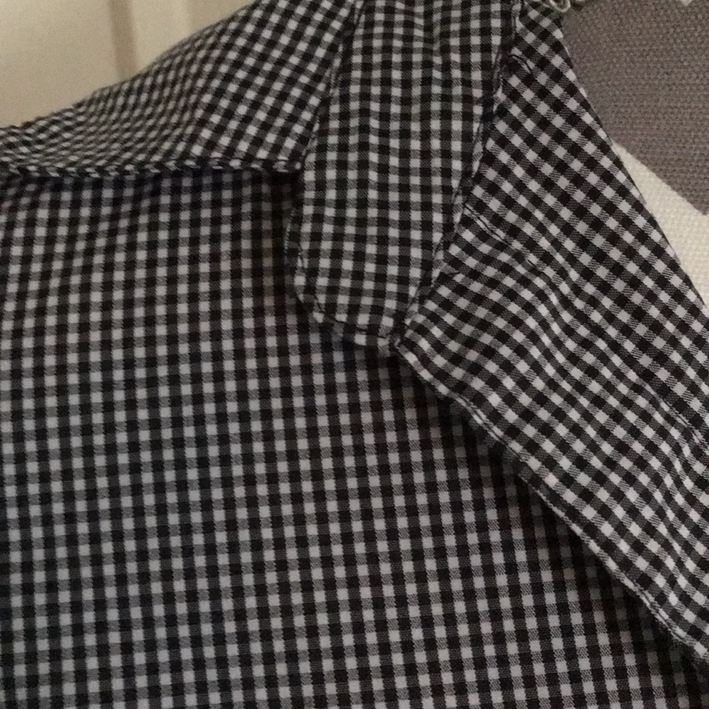 ✨ H&M Button Up Blouse ✨ - Picture 2 of 4