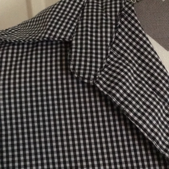 ✨ H&M Button Up Blouse ✨ - Picture 2 of 4